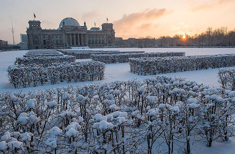 Schnee soweit das Auge reicht und das überall in Deutschland, wie hier in Berlin.