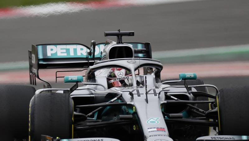 Auch im Abschlusstraining wieder vorn: Lewis Hamilton mit seinem Silberpfeil. Auch im Abschlusstraining wieder vorn: Lewis Hamilton mit seinem Silberpfeil.