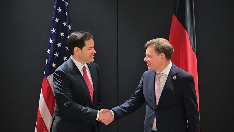 Stellt sich hinter die Forderungen von Trump: Außenminister Johann Wadephul (r.), hier mit seinem US-Kollegen Marco Rubio.