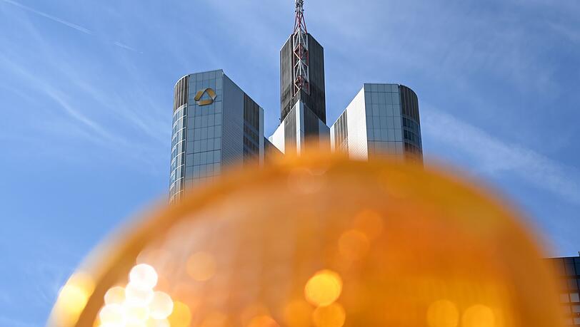 D&auml;mpfer im dritten Quartal, aber Kurs auf Milliardengewinn 2025: Die Commerzbank in Frankfurt. (Archivbild)