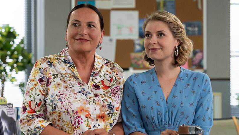 In der neuen "Rosenheim-Cops"-Staffel muss Ursula Maria Burkhart bald ohne Sarah Thonig am Empfang auskommen.