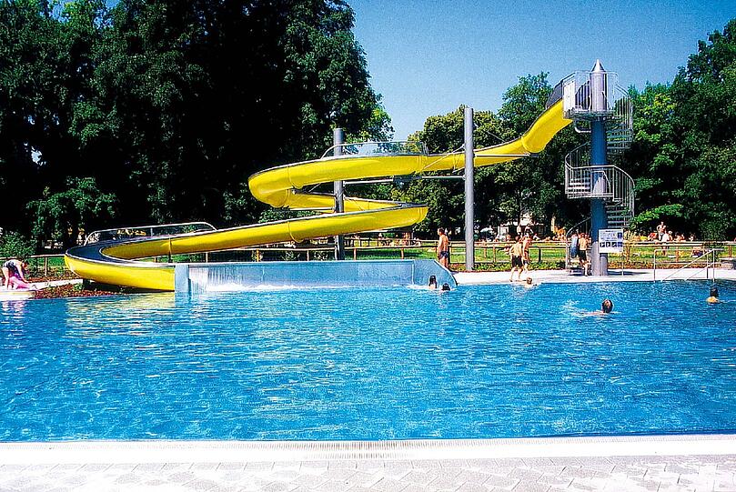 Bald geht's los: 57 Meter lang ist die Wasserrutsche im Ungererbad.