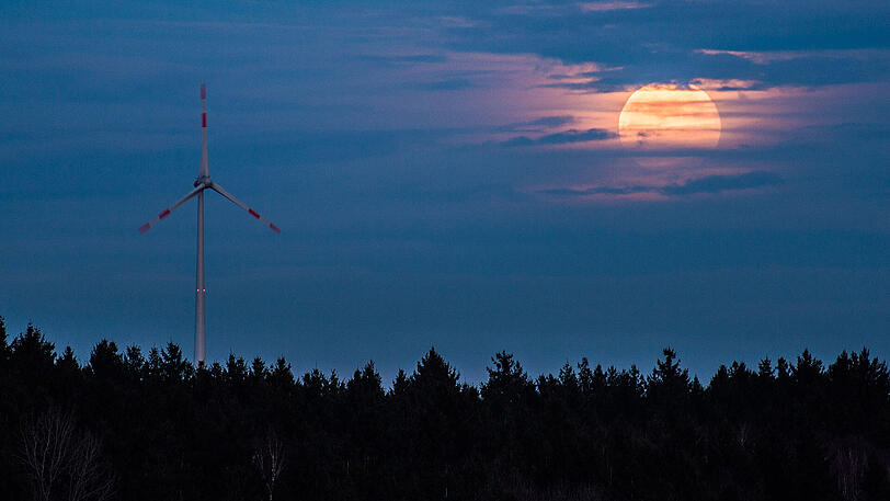 Supermond über Bayern