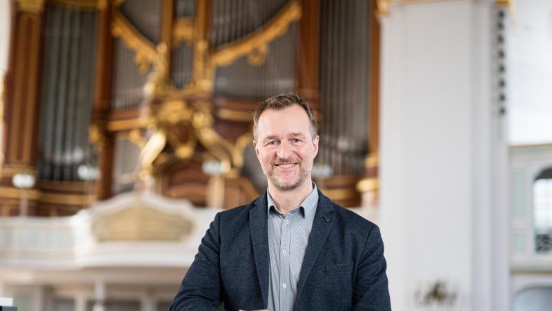 Jörg Endebrock, Kantor und Organist an der Hauptkirche St. Michaelis, im Hamburger Michel. Jörg Endebrock, Kantor und Organist an der Hauptkirche St. Michaelis, im Hamburger Michel.