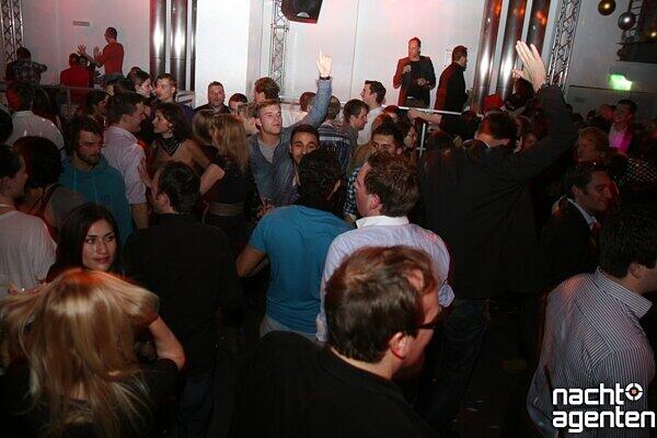 Dienstags Clubbing im 8seasons (Dienstag 06.12.2012)Noch mehr Fotos sehen sie unter: www.nachtagenten.de.