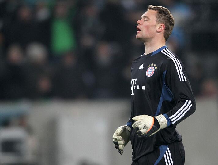 MANUEL NEUER: Gladbach kann er nicht. Nach dem Patzer im Hinspiel lud er Marco Reus mit seinem katastrophalen Pass zum Ttreffer ein. Danach zwar fehlerlos, aber trotzdem! Note 5