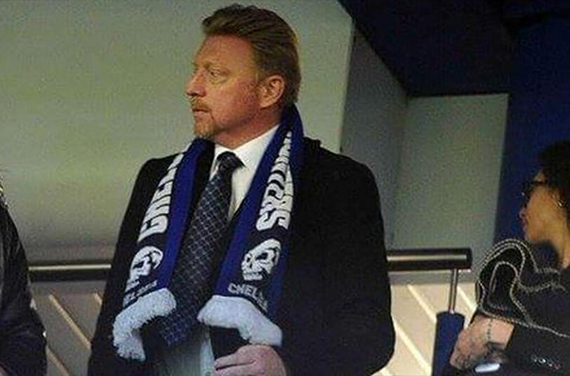 Tennis-Legende und CHelsea-Fan Boris Becker mit einem Hooligan-Schal um den Hals.