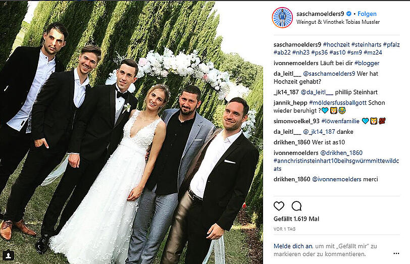 Löwen-Hochzeit: Aaron Berzel, Nicholas Helmbrecht, Phillipp Steinhart und seine Ann-Christin, Sascha Mölders und Markus Ziereis.