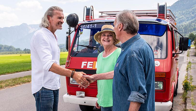 Götz Otto (l.) in der neuesten Folge von "Marie fängt Feuer". Der VW LT 35 im Hintergrund stammt aus seinem Privatbesitz. Götz Otto (l.) in der neuesten Folge von "Marie fängt Feuer". Der VW LT 35 im Hintergrund stammt aus seinem Privatbesitz.