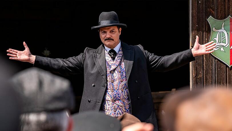 "Oktoberfest 1905": Curt Prank (Mišel Matičević) ist fünf Jahre nach Einführung der bahnbrechenden Bierburgen fest entschlossen, das Oktoberfest ein weiteres Mal zu revolutionieren.