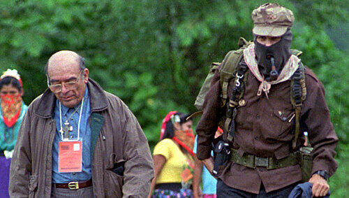 Bischof Samuel Ruiz Garcia (l.) vermittelte im Konflikt mit den Zapatisten-Rebellen. Bischof Samuel Ruiz Garcia (l.) vermittelte im Konflikt mit den Zapatisten-Rebellen.