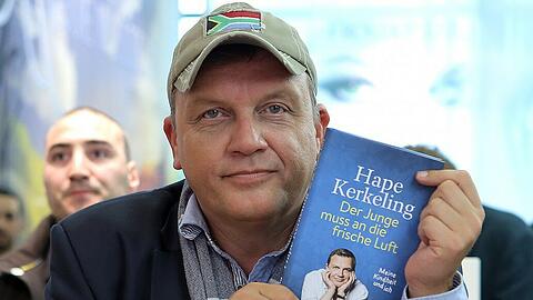 Hape Kerkelings Autobiografie "Der Junge muss an die frische Luft" wird verfilmt.
