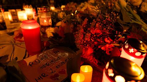 "Ruhe in Frieden, ihr 2 Engel" hatte jemand im Gedenken an die Opfer geschrieben. (Archivbild)