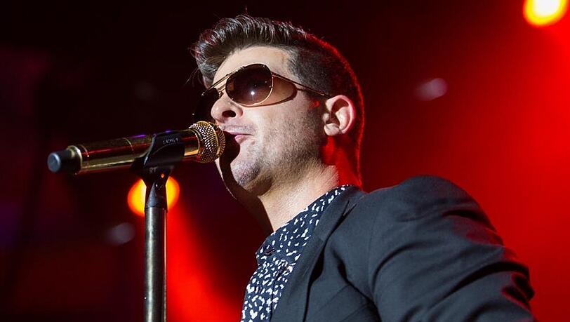 Oben auf: Robin Thicke könnte in Deutschland den erfolgreichsten Song des Jahres landen Oben auf: Robin Thicke könnte in Deutschland den erfolgreichsten Song des Jahres landen