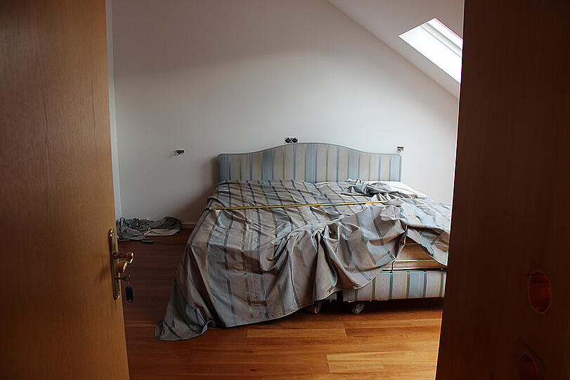 Gespenstisch: Das Bett von Charlotte Böhringer seit Jahren unberührt.