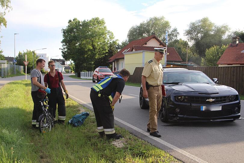 Der 9-Jährige Junge wurde auf der Landstraße in Bad Gögging von dem Sportwagen erfasst und starb noch an der Unfallstelle.