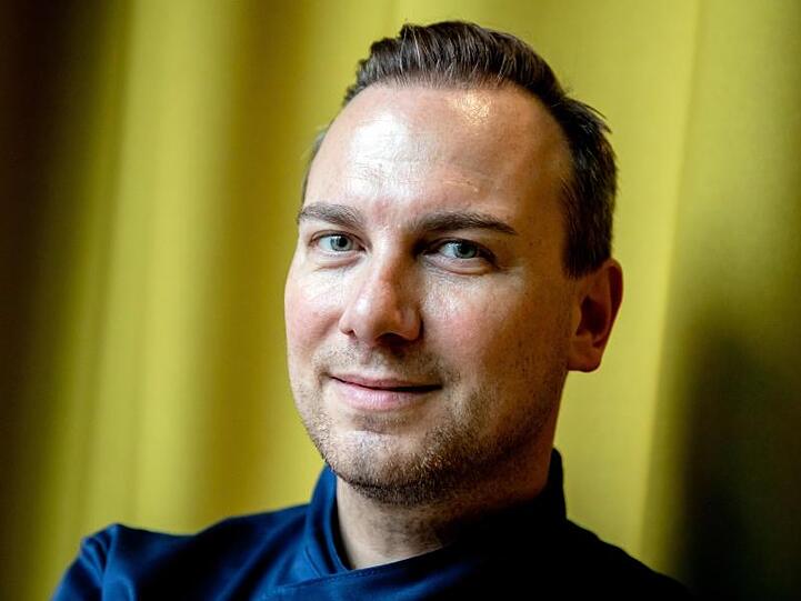 Tim Raue sucht Personal.