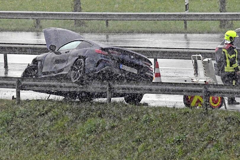 Glück im Unglück hatte am Dienstag ein BMW-Fahrer bei einem Unfall auf der Autobahn 8 nahe der Anschlussstelle Neubiberg.