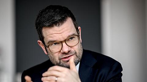 Das Hauptziel der damaligen Gesetzesänderung stellt Marco Buschmann nicht in Frage.