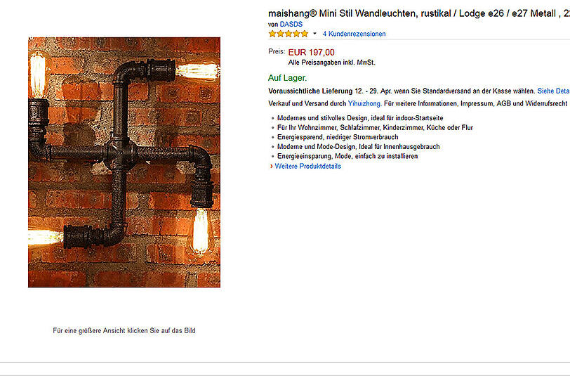 Das Angebot auf Amazon: Eine Wandlampe in Hakenkreuz-Form.