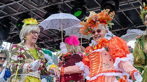 Der Tanz der Marktfrauen auf dem Viktualienmarkt ist ein Höhepunkt des Münchner Faschings. (Archivbild) Der Tanz der Marktfrauen auf dem Viktualienmarkt ist ein Höhepunkt des Münchner Faschings. (Archivbild)