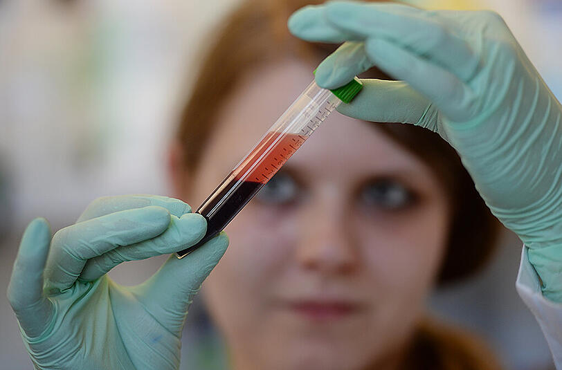 Bluttest in einem Transfusionszentrum. Foto: Patrick Seeger