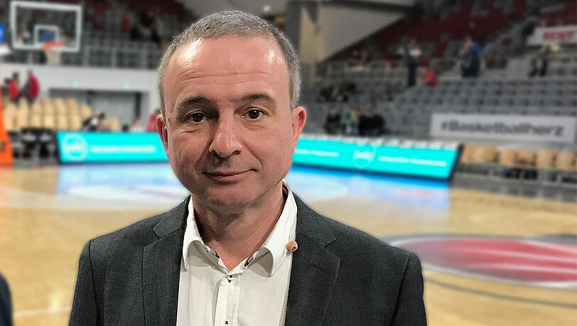Michael Körner moderiert schon seit Jahren Basketballspiele. Michael Körner moderiert schon seit Jahren Basketballspiele.
