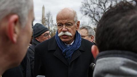 Daimler-Chef Dieter Zetsche äußert sich nach dem Treffen mit Donald Trump gegenüber Journalisten.