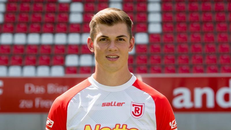 Kevin Hoffmann beim offiziellen Fototermin.