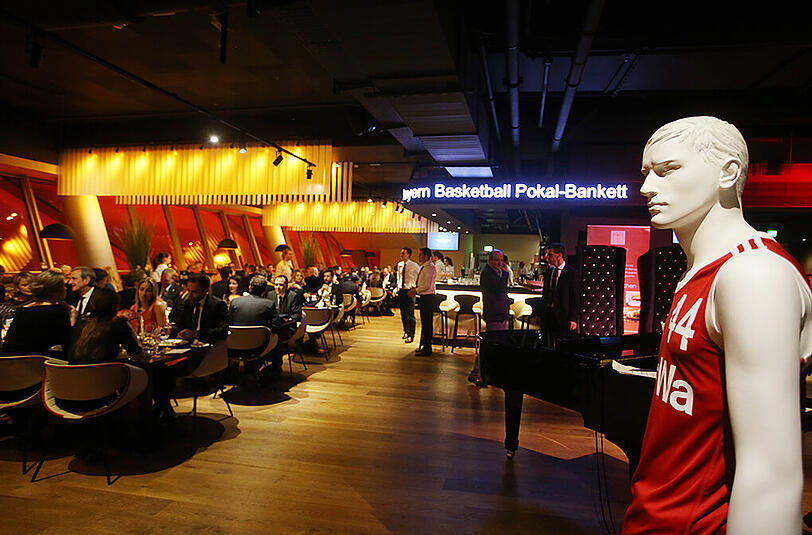 Einstimmung auf das großes Basketball-Pokal-Wochenende in München: Das Bankett in der Säbener Lounge der Allianz Arena.