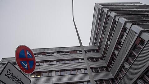 Die Zentrale des Hessischen Landeskriminalamtes: Das LKA ermittelt weiter im Fall einer offenbar rechtsextremen Chatgruppe innerhalb der Polizei in Frankfurt.
