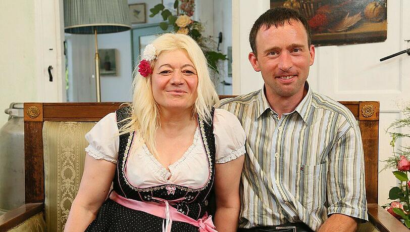 Rainer aus Bayern hat sich auf dem Scheunenfest für Heike entschieden Rainer aus Bayern hat sich auf dem Scheunenfest für Heike entschieden