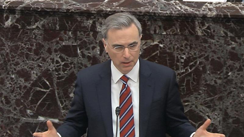 Pat Cipollone, Rechtsberater des Weißen Hauses und Leiter des Verteidigerteams, spricht im US-Senat. Pat Cipollone, Rechtsberater des Weißen Hauses und Leiter des Verteidigerteams, spricht im US-Senat.
