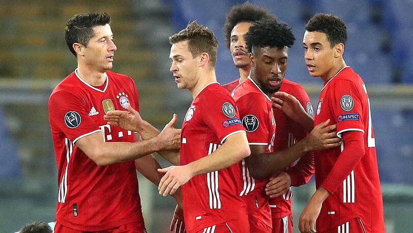 Gratulation an den Rekordjäger: Joshua Kimmich feiert in Rom seinen 38. Sieg im 50. Spiel in der Königsklasse - eine neue Bestmarke.