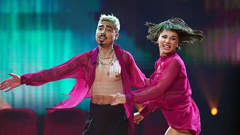Für Tony Bauer ist aus gesundheitlichen Gründen Schluss bei "Let's Dance". Am Freitag musste aber auch noch ein weiterer Promi die Show verlassen.