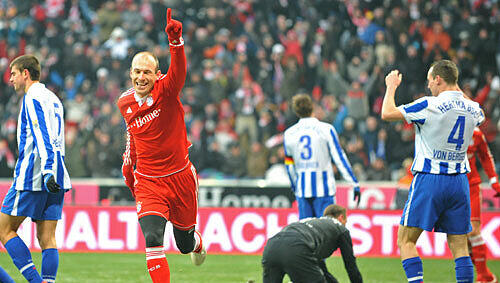 Arjen Robben jubelt über seinen Treffer zum 3:0. Arjen Robben jubelt über seinen Treffer zum 3:0.