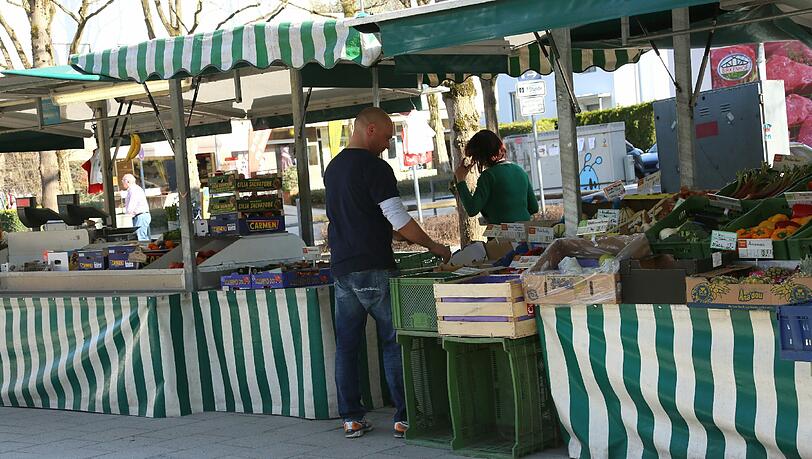 Am Neuperlacher Wochenmarkt wird Jubiläum gefeiert (Symbolbild). Am Neuperlacher Wochenmarkt wird Jubiläum gefeiert (Symbolbild).