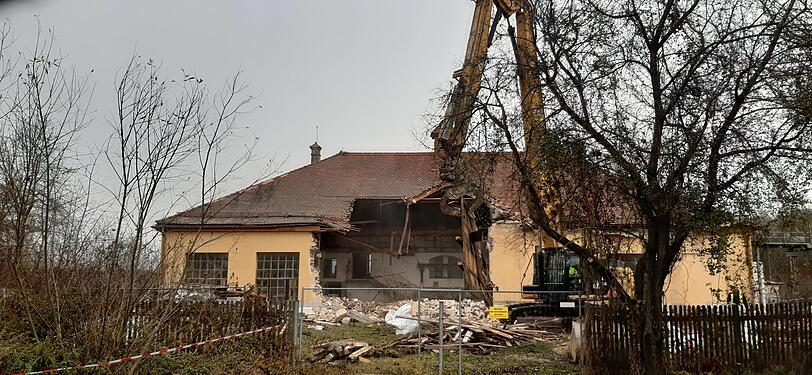 Bis etwa 1930 war das Uppenborn-Wasserkraftwerk (Kreis Freising) die erste größere Anlage, die Strom für München erzeugte. Es stand nicht auf der Denkmalliste - im November kamen die Abrisskräne.