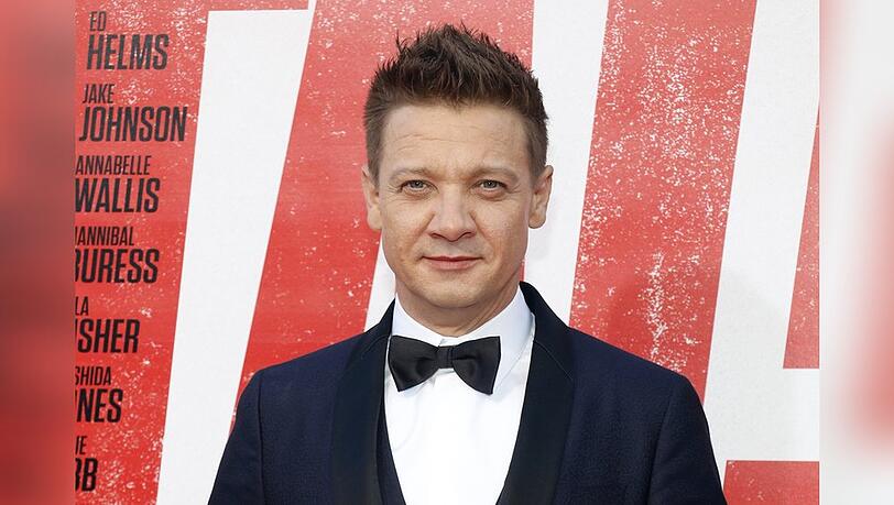 Hat Jeremy Renner ungefragt Nacktbilder von sich verschickt? Der Marvel-Star weist die Vorwürfe vehement zurück. Hat Jeremy Renner ungefragt Nacktbilder von sich verschickt? Der Marvel-Star weist die Vorwürfe vehement zurück.