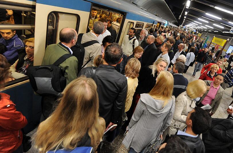 Die U-Bahnen werden vor allem im Bereich der Innenstadt immer voller: Die U9 zwischen Gisela- und Implerstraße über die Pinakotheken würde die Linien U1/U2 und U3/U6 entlasten.