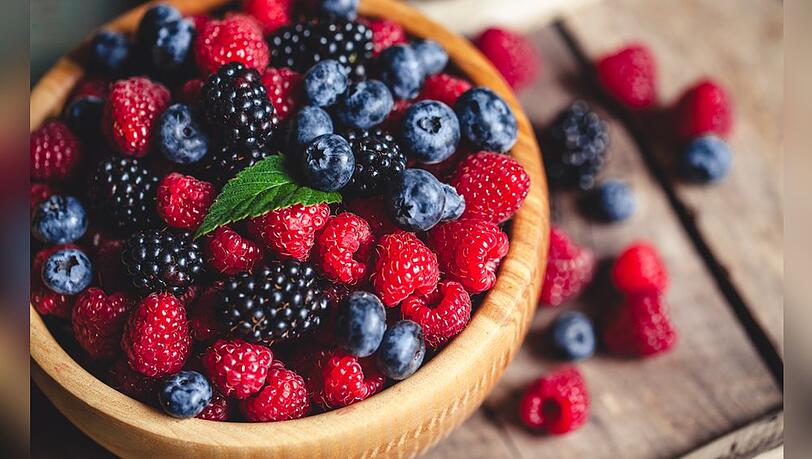 Beeren schmecken nicht nur gut, sie können auch die Herzgesundheit fördern.