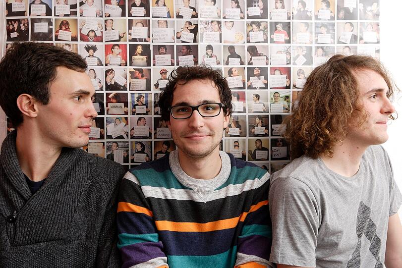 Oliver Gasser, Lorenz Pichler und Florian Federer (von links) lassen das Wasser nicht im Topf heiß werden:&bdquo;Wasserkocher statt Herdplatte" ist ihre Stromspar-Devise.