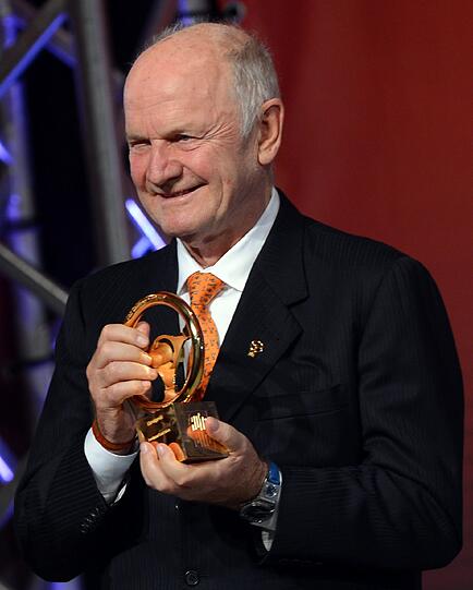 VW-Aufsichtsratschef Ferdinand Piëch erhält den Ehrenpreis, das "Ehrenlenkrad".