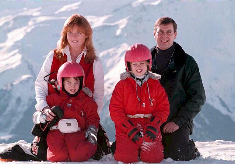 1997: Prinz Andrew mit Frau Sarah Ferguson und den beiden Kindern Prinzessin Beatrice und Eugenie