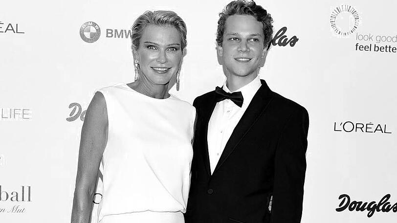 Stephanie Gräfin von Pfuel und Sohn Charly beim Dreamball 2016 in Berlin.