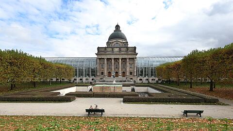 Die Staatskanzlei in M&uuml;nchen soll aufkl&auml;ren. (Archivbild)