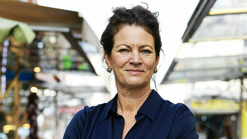 Hanni Rützler ist die Gründerin und Leiterin des futurefoodstudios und eine der führenden Foodtrend-Forscherinnen Europas. Hanni Rützler ist die Gründerin und Leiterin des futurefoodstudios und eine der führenden Foodtrend-Forscherinnen Europas.