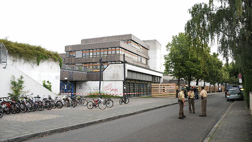 Weitere Bilder des Feuerwehreinsatzes im Schulzentrum in Moosach.