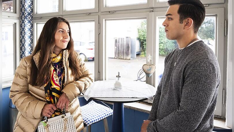 Rana (Gonca de Haas) und ihr Sohn Leon (Joel Akg&uuml;n) haben ein angespanntes Verh&auml;ltnis.