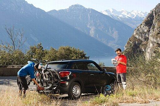 Das MTB-Team der AZ war mit dem Mini Paceman unterwegs, die Räder wurden mit dem Heckträger transportiert.